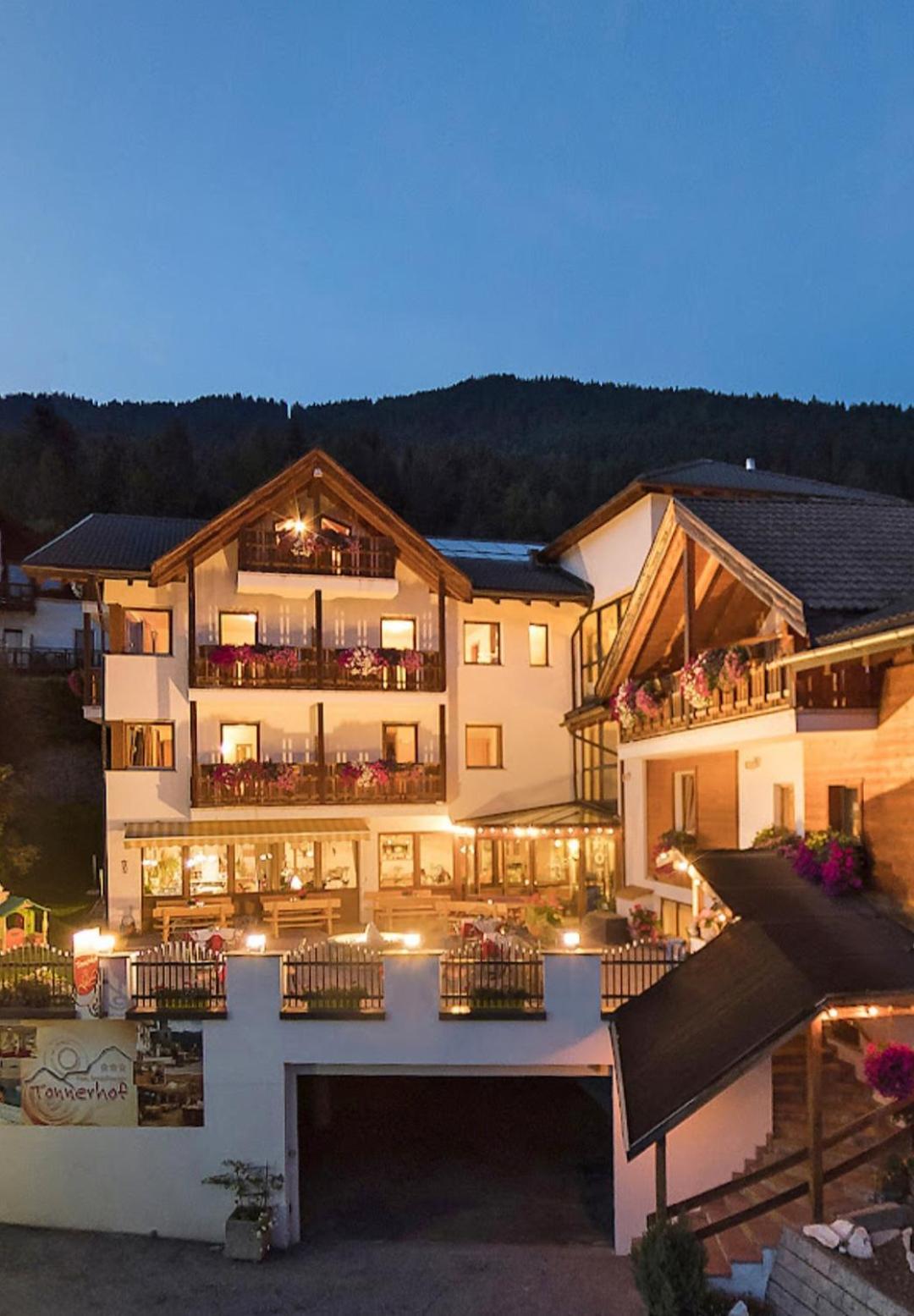 Hotel Tonnerhof ラチーネス エクステリア 写真