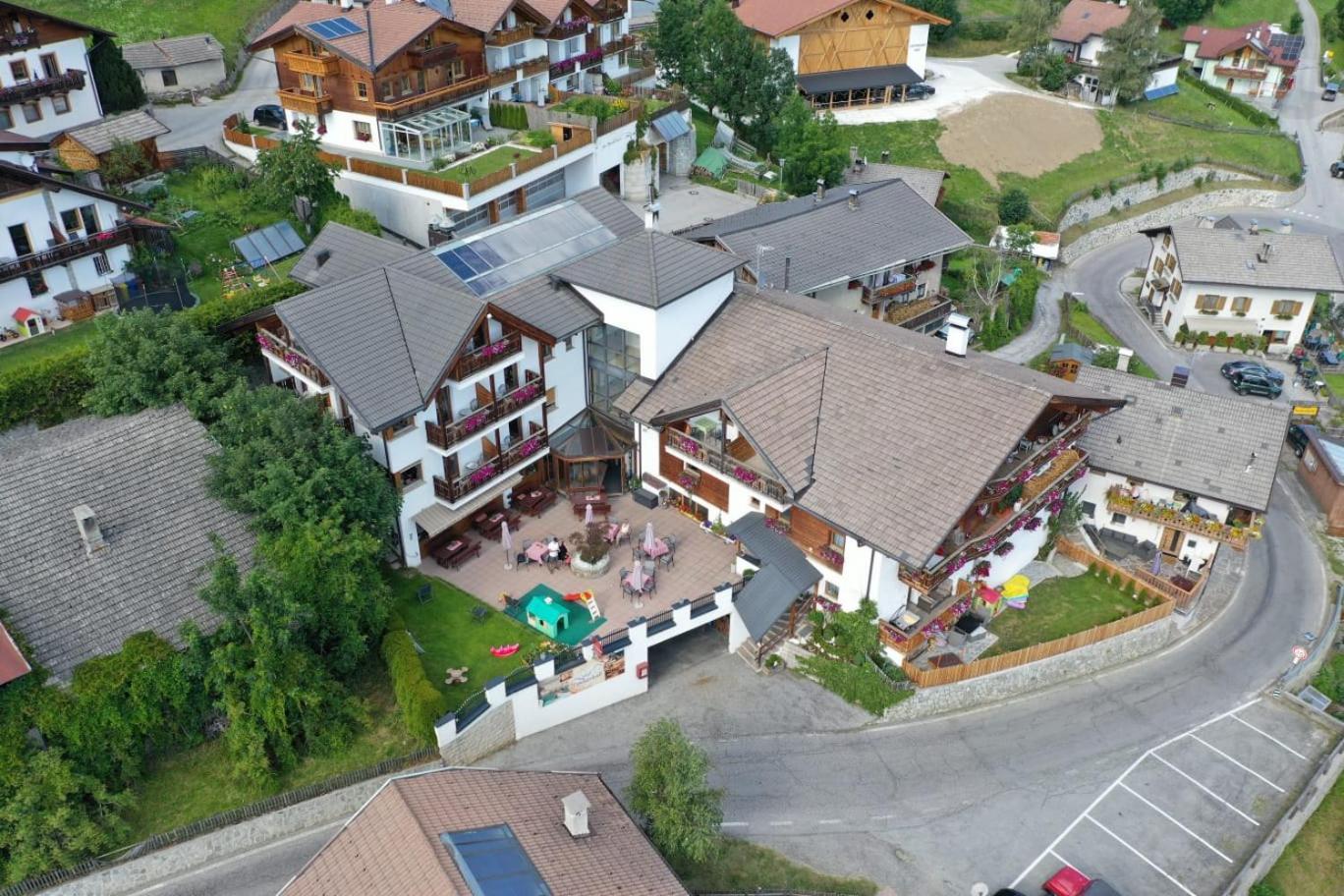 Hotel Tonnerhof ラチーネス エクステリア 写真