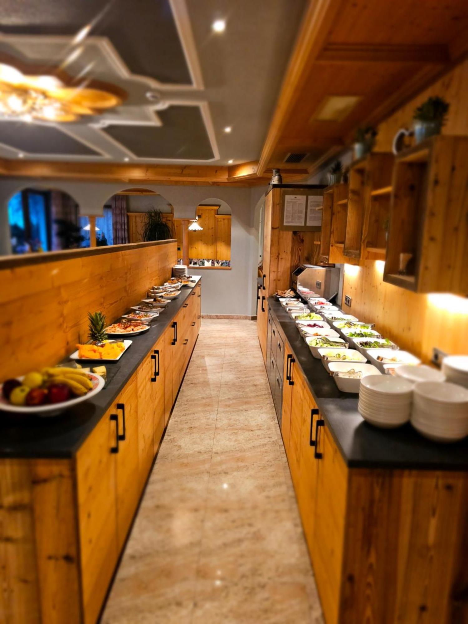 Hotel Tonnerhof ラチーネス エクステリア 写真